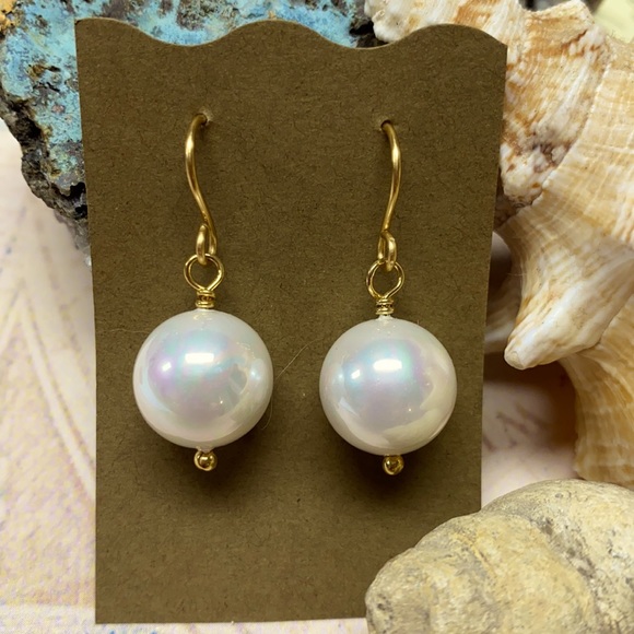 NEW Big 12mm shell pearl white earrings gold - Picture 2 of 5